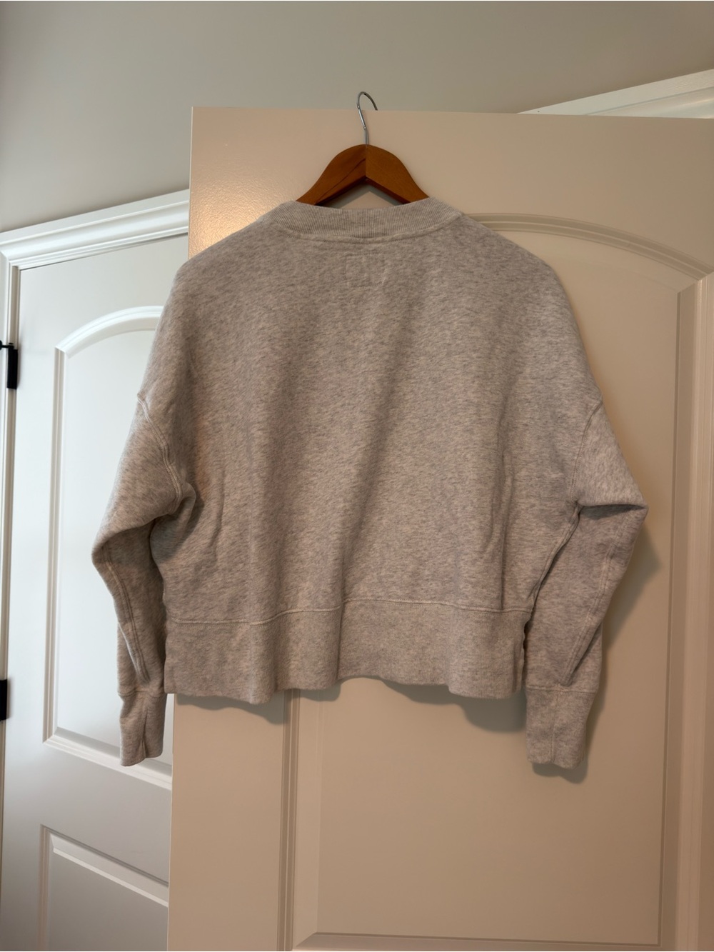 Abercrombie & Fitch Heather Gray Sports & Leisure Club Cropped Sweatshirt - Picture 4 of 4